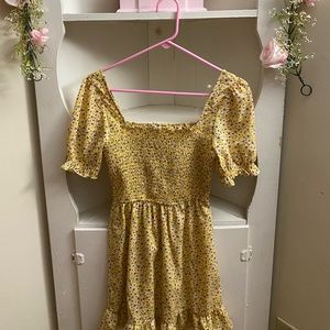 Floral puff sleeve dress